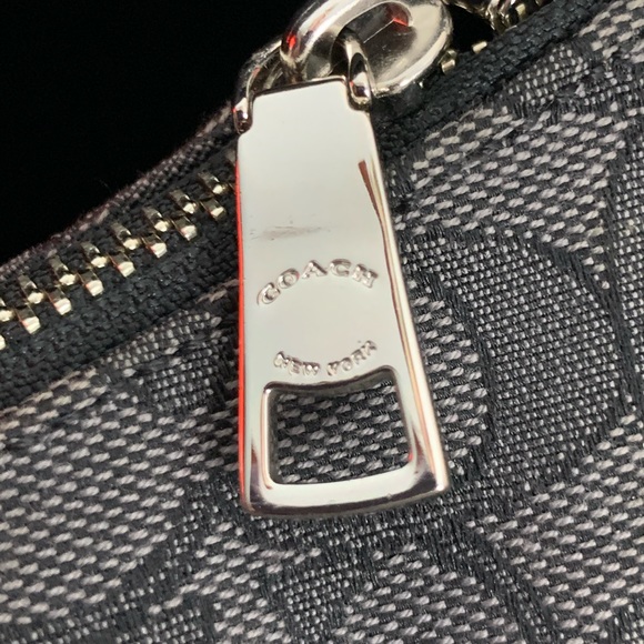 ❌SOLD❌Coach canvas and leather purse - Picture 6 of 15